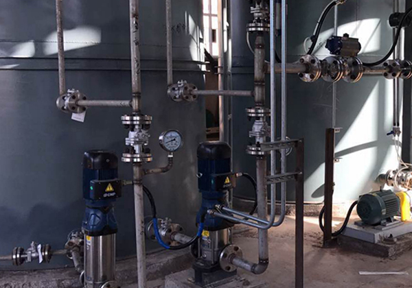 寧夏（xià）三效（xiào）蒸（zhēng）發器處理飼料廢水項目現場調試實景拍攝