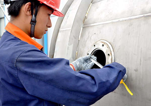 草莓丝瓜向日葵黄瓜榴莲污绿巨人蒸發（fā）器生產車間技（jì）術員檢測