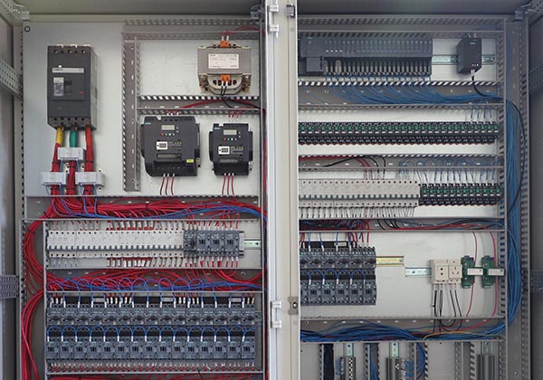 四效蒸發結（jié）晶設備的自控係統裝置